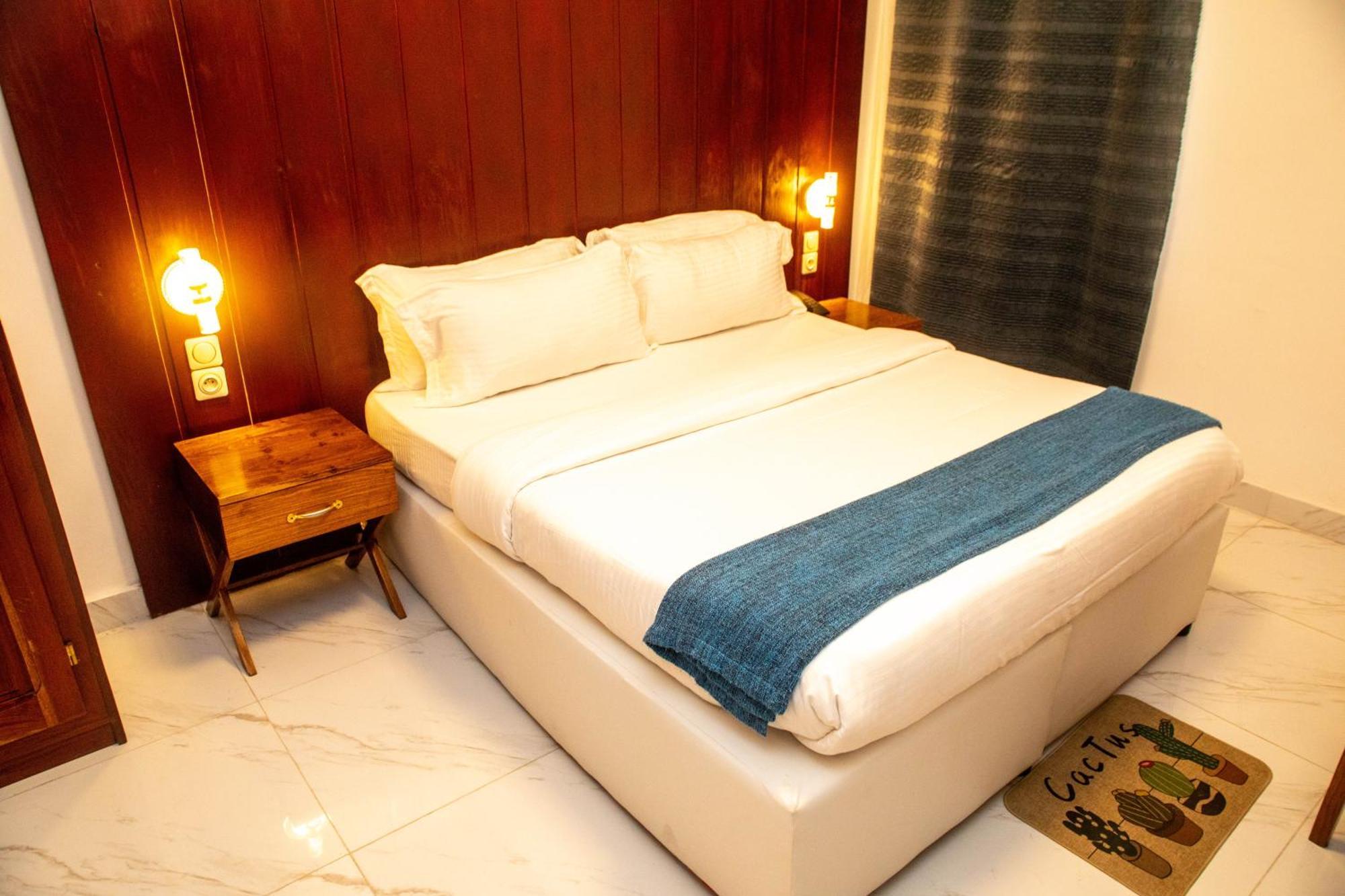 Hotel Les Orchidees コトヌー エクステリア 写真